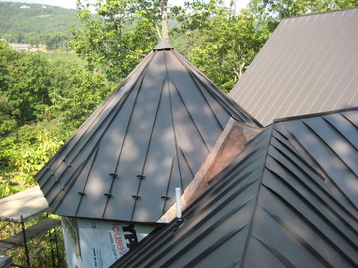 Professional Gutter Cleaning by Craftsman Roofing in Menlo Park